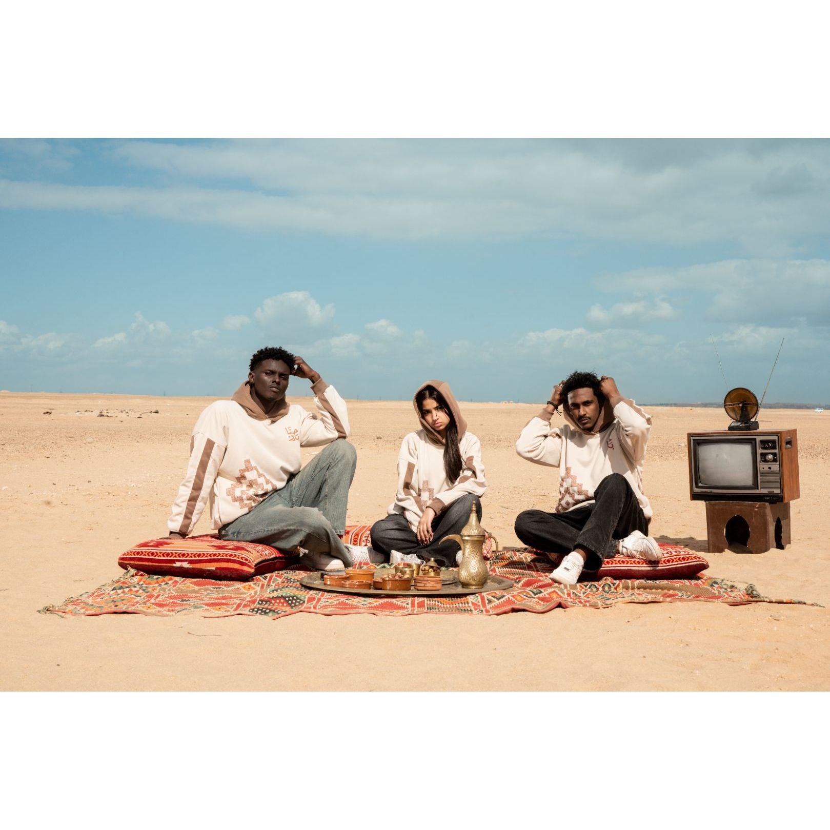 Nomad Armour – Neckline Embroidery Hoodie