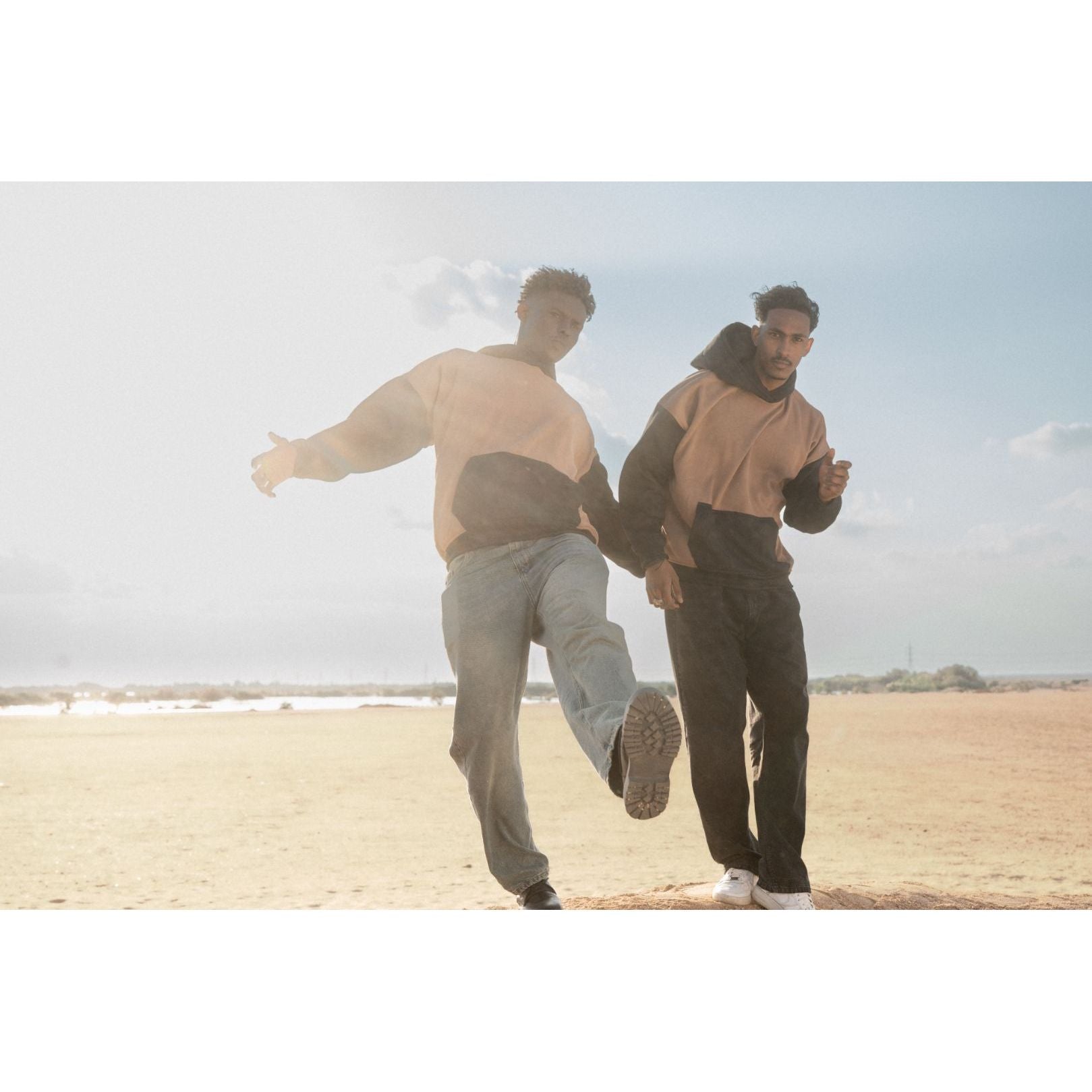 Nomad Armour – Sleeve-Cut Hoodie