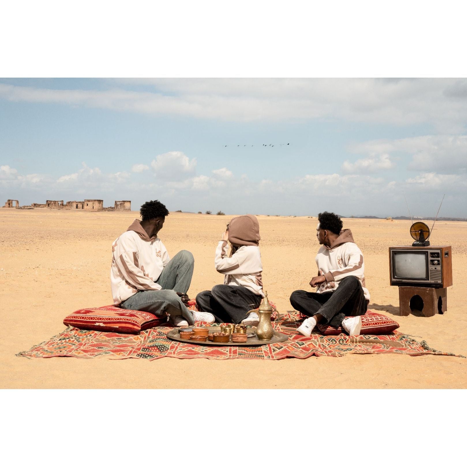 Nomad Armour – Neckline Embroidery Hoodie